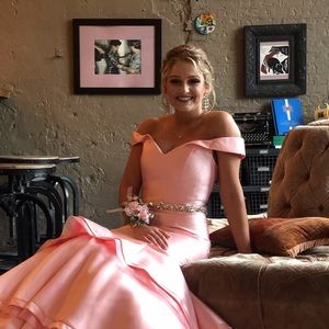 Meet your Posher, Anna